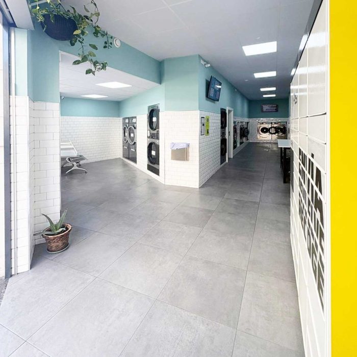 Lavandería autoservicio con lavadoras industriales en Logroño